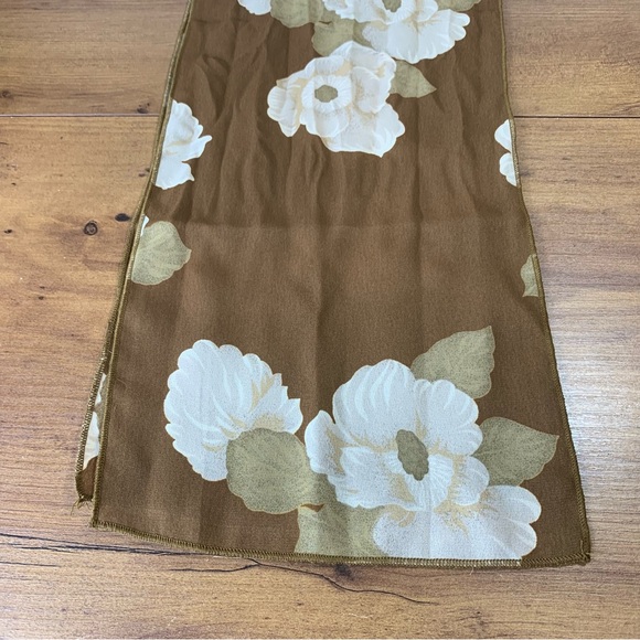 Brown Floral Rectangular Scarf White Green - Picture 5 of 7